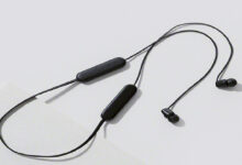 Sony WI-C100 Wireless Neckband Earbuds یک جفت هدفون بیسیم با قیمت مناسب